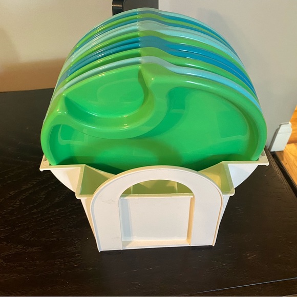 Pampered Chef Dining Pampered Chef Outdoor Party Plates With Some